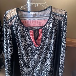 Roz and Ali L/S top.  Like new. Size XL 95% Polyester 5% Spandex